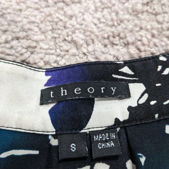 Theory Natasha Silk Floral Blouse Size Small - Picture 2 of 7